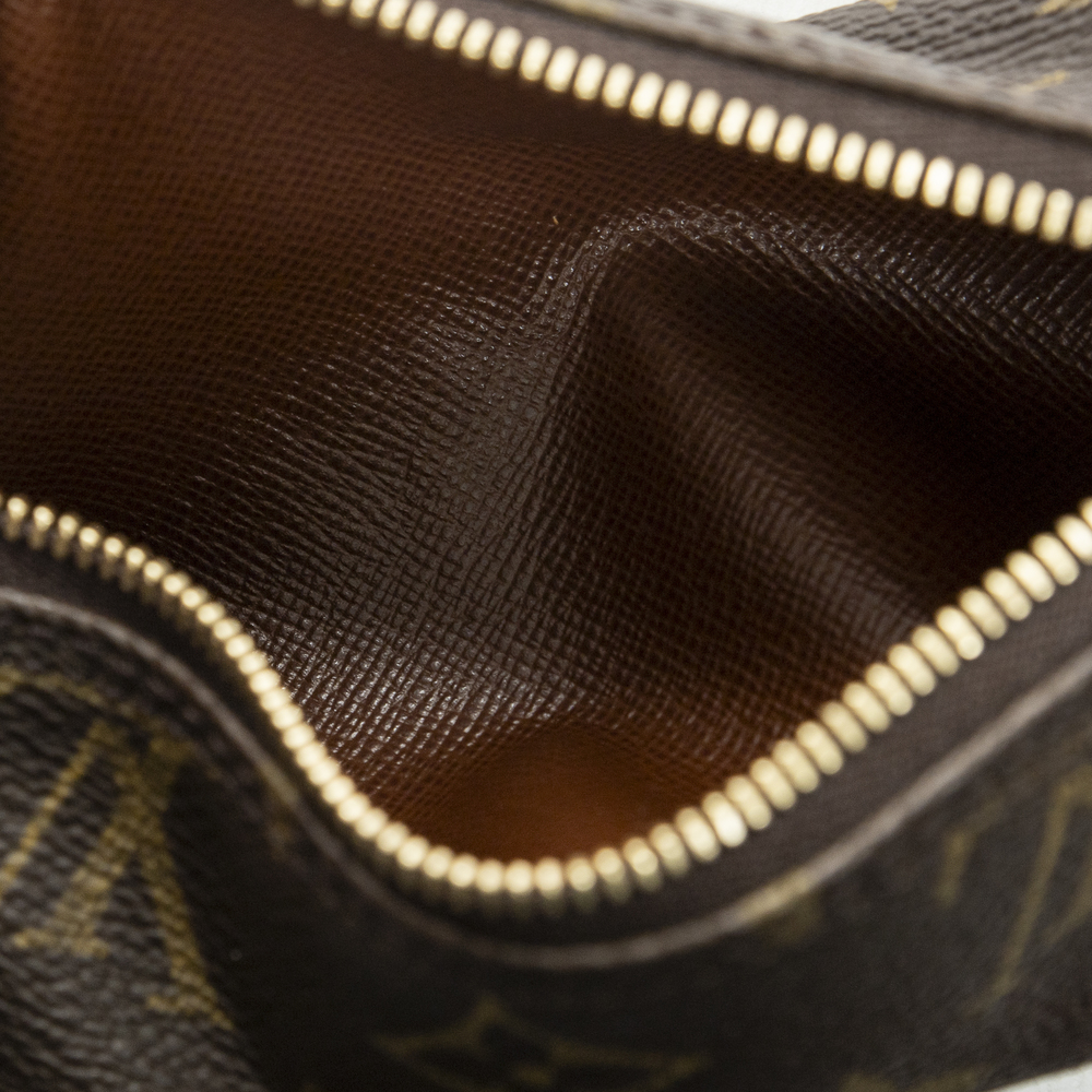 Louis Vuitton Papillon Pouch - Picture 7 of 8